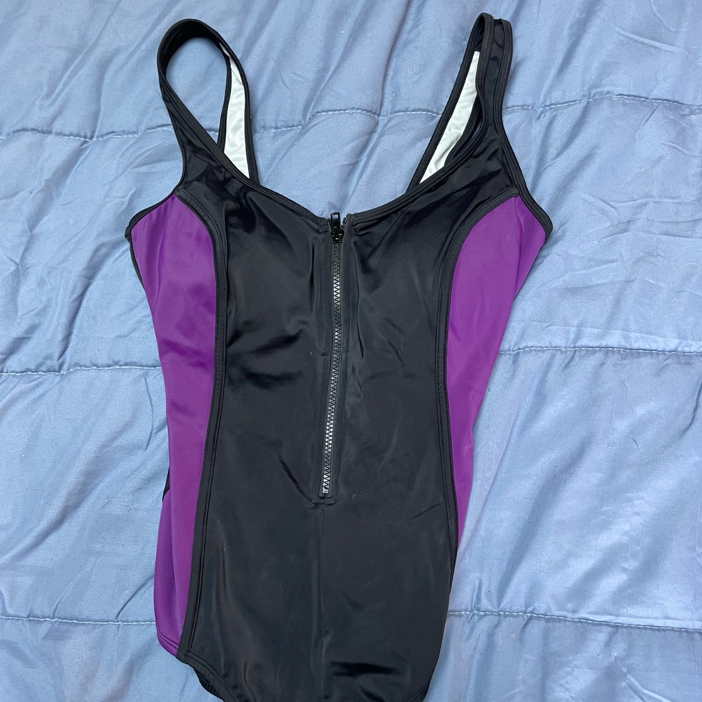 NWT Reebok One Piece SZ 12